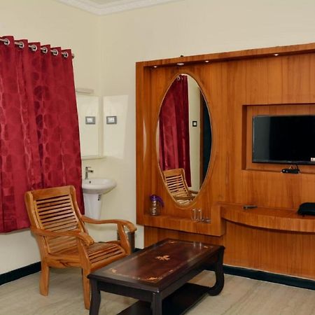 Anandha Grand Lodge Tiruchchendur Exterior photo