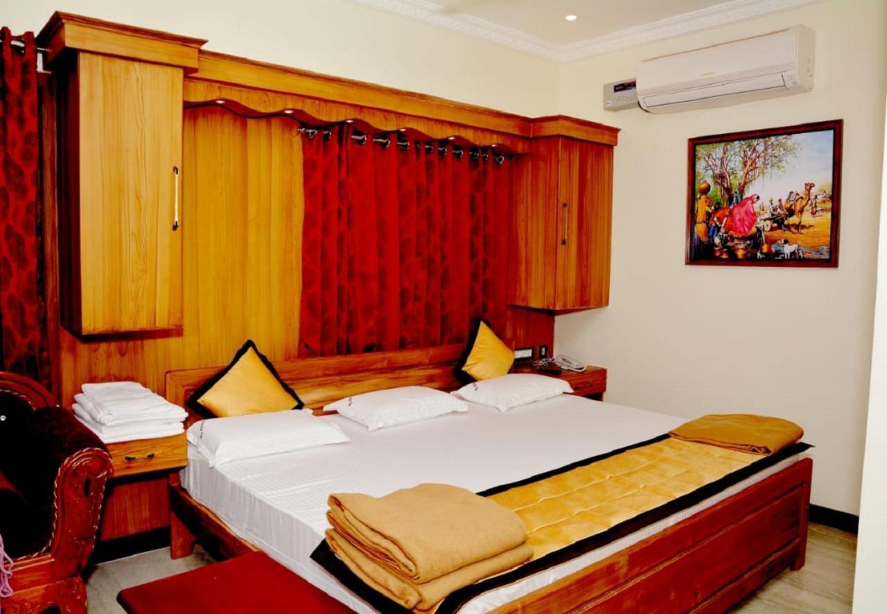 Anandha Grand Lodge Tiruchchendur Exterior photo
